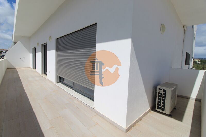 Apartamento T2 Quelfes Olhão - muita luz natural, vista mar, ar condicionado, painel solar, varanda, vidros duplos, bonita vista