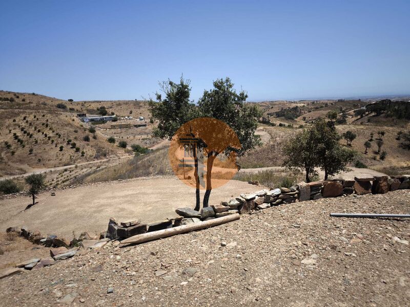 Terreno Agrícola com 8845m2 Tavira - bons acessos, sobreiros, água, vista mar, electricidade, poço