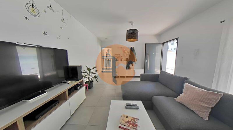 House Modern 3 bedrooms Redondos Fernão Ferro Seixal - balcony, equipped kitchen, garden, plenty of natural light