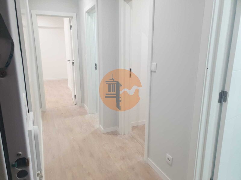 Apartment 3 bedrooms Refurbished Falagueira-Venda Nova Amadora - double glazing, gardens, kitchen