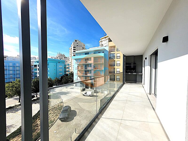 Apartamento T0+1 novo Armação de Pêra Silves - bbq, vidros duplos, varanda, isolamento térmico, painéis solares, ar condicionado, terraço