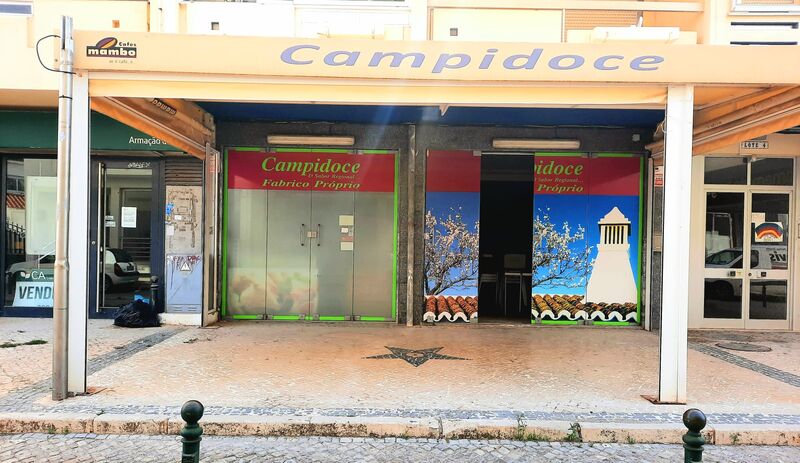 магазин экипированная в центре Armação de Pêra Silves - великолепное месторасположение, подсобное помещение, витрина, wc
