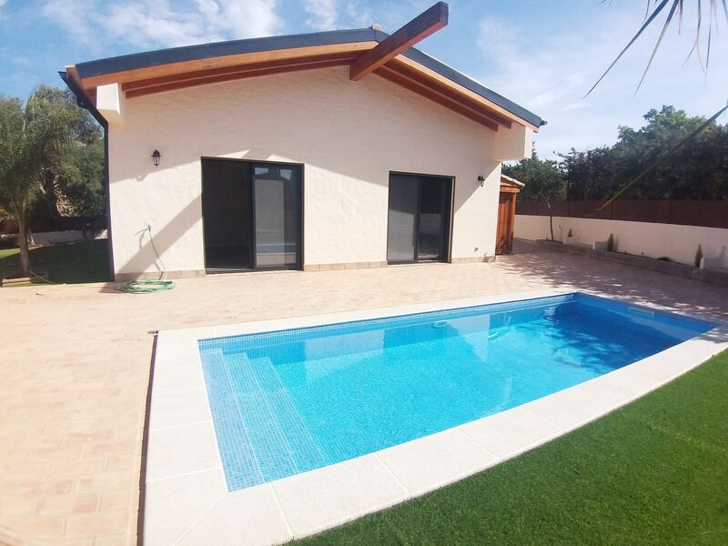 House new 2 bedrooms Arrancada Silves - plenty of natural light, terrace, garden, swimming pool, quiet area