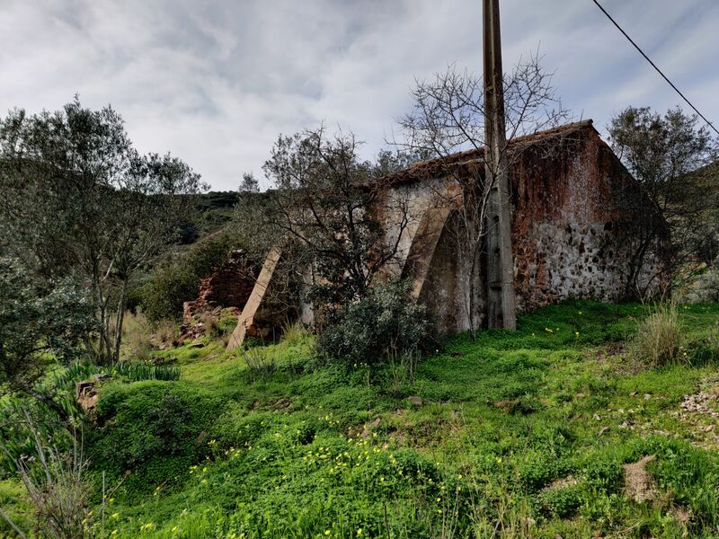 Moradia em ruínas V2 Barragem Silves - zona calma