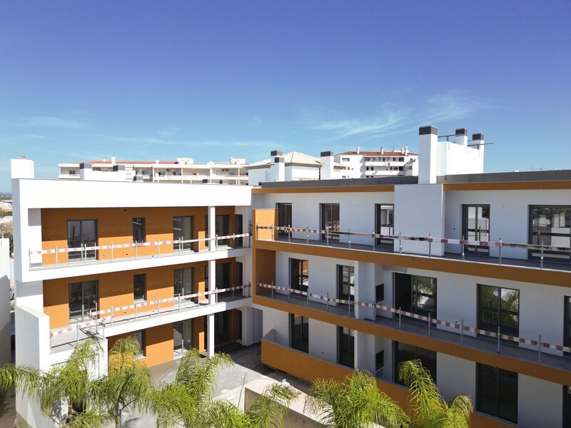 апартаменты T3 новые в центре Pêra Silves - бассейн, система кондиционирования, солнечные панели, гараж