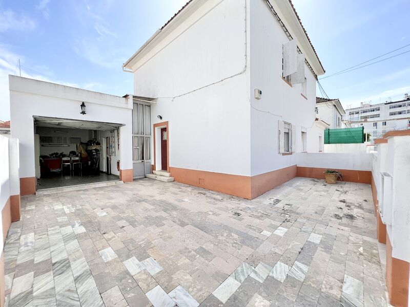 House Semidetached in the center 3 bedrooms Quinta do Amparo Portimão - garage, terrace, store room