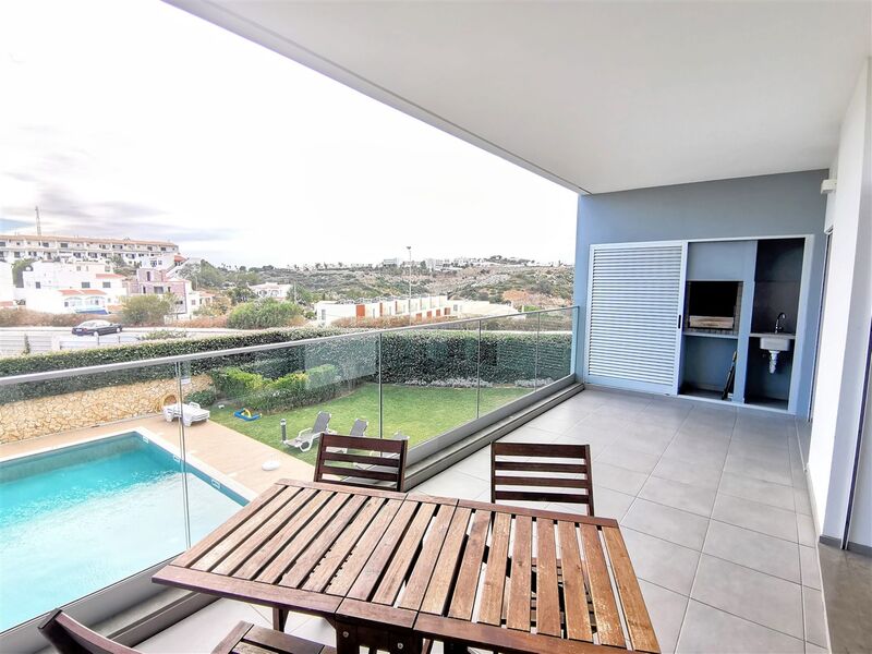 Apartment T3 Albufeira - barbecue, swimming pool, lots of natural light, terrace, garage, garden, balcony
