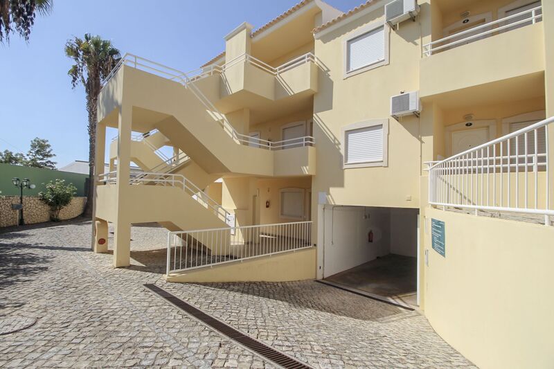 Apartamento T1 Vale de Parra Guia Albufeira - garagem, mobilado, varanda, lareira, jardins, equipado, piscina, cozinha equipada