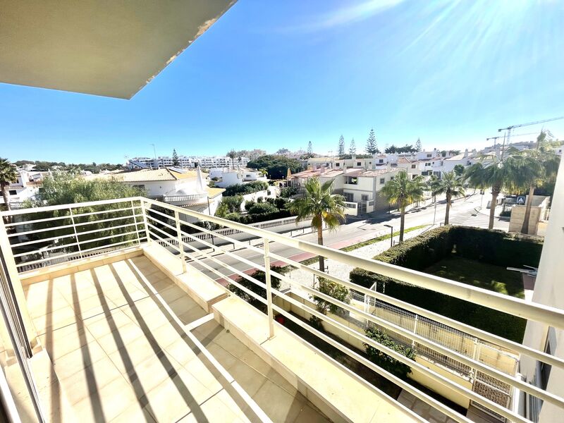 Apartamento T3 Vilamoura Quarteira Loulé - piscina, garagem, ar condicionado, arrecadação, varanda, condomínio privado, jardim