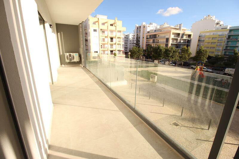 Apartamento T1 novo Torre Armação de Pêra Silves - parqueamento, bbq, ar condicionado, varanda