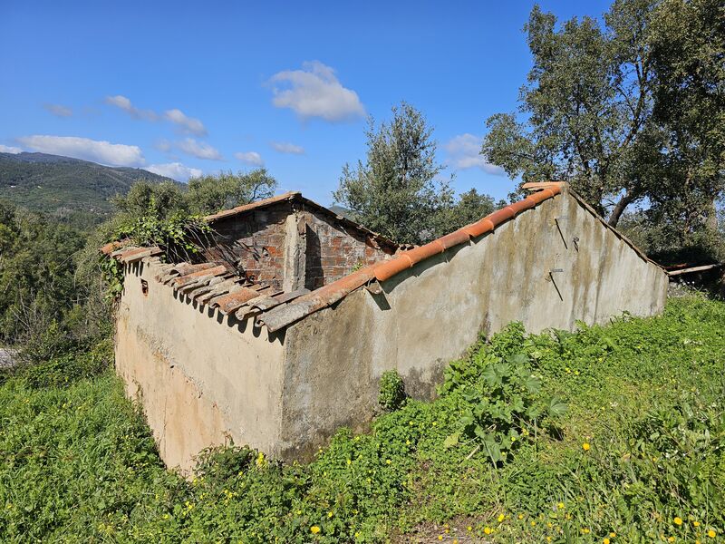 Home in ruins V1 Picota Monchique