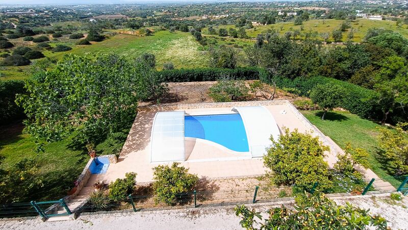 House Isolated 4 bedrooms Albufeira - garden, garage, marquee, fireplace, central heating, automatic gate, swimming pool, store room, double glazing