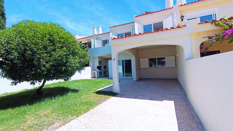 House 3 bedrooms in the center Albufeira - equipped kitchen, terrace, barbecue, garden, balcony