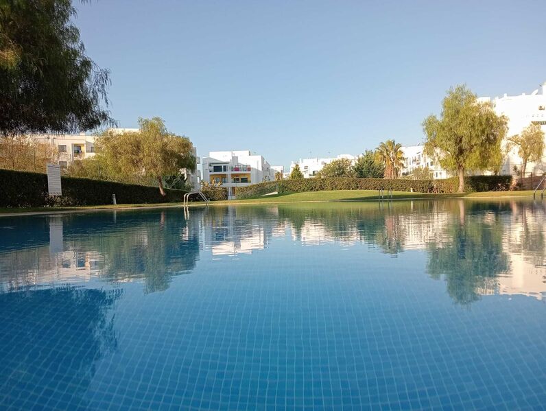 Apartamento T1 Armação de Pêra Silves - zonas verdes, jardins, ténis, varanda, piscina