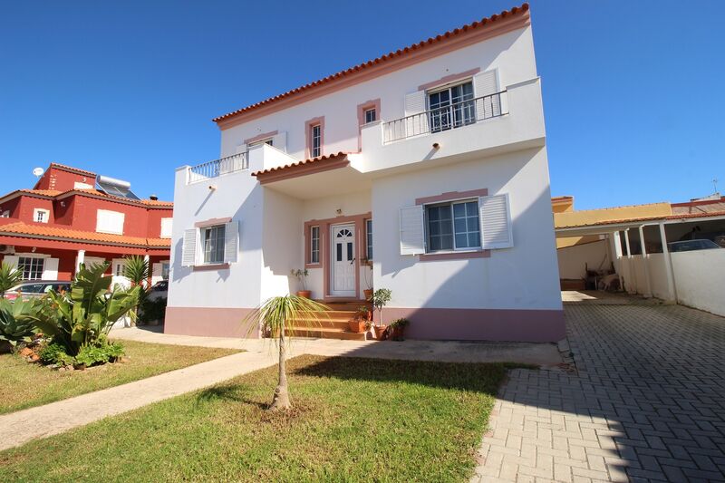 House Isolated V3 Alto do Palmeiral Silves - garage, equipped kitchen, balcony, balconies, garden, barbecue, fireplace, air conditioning