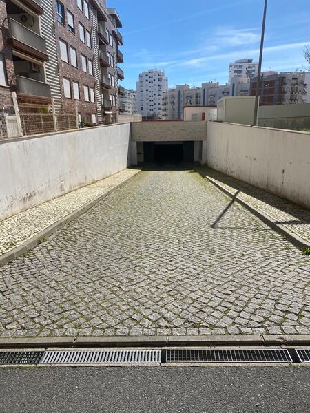 Garagem com 17m2 Armação de Pêra Silves