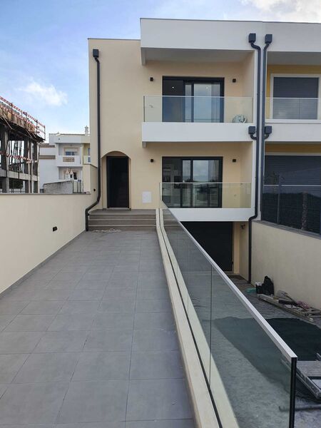 House nieuw V3 Albufeira - garage, automatic gate, equipped, air conditioning, swimming pool, balcony, boiler, solar panels, fireplace, store room, barbecue