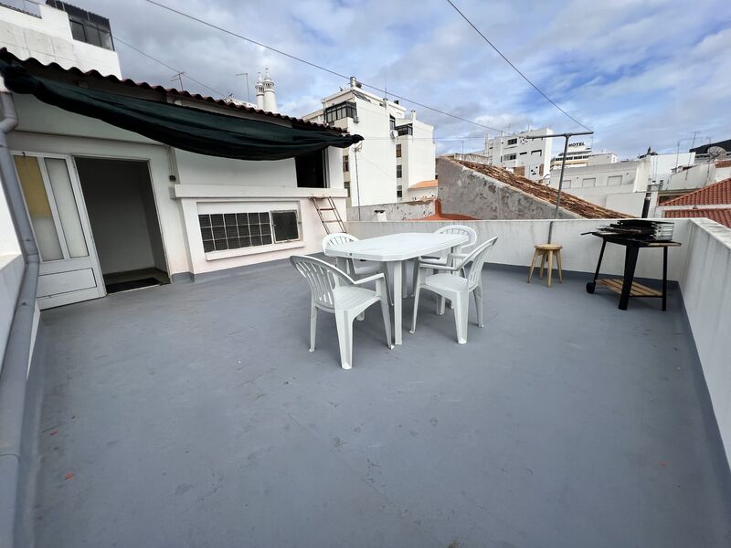 Moradia em zona central V4 Portimão - terraço, arrecadação