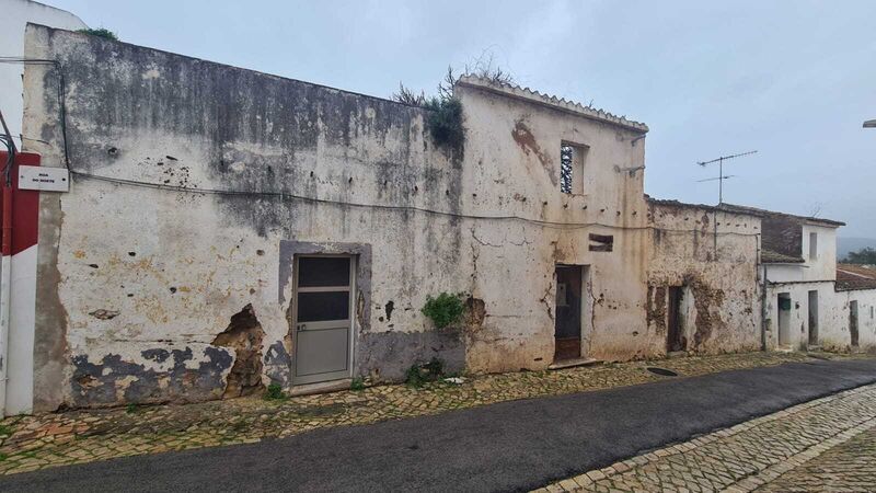 Ruine 4 bedrooms in the center Paderne Albufeira