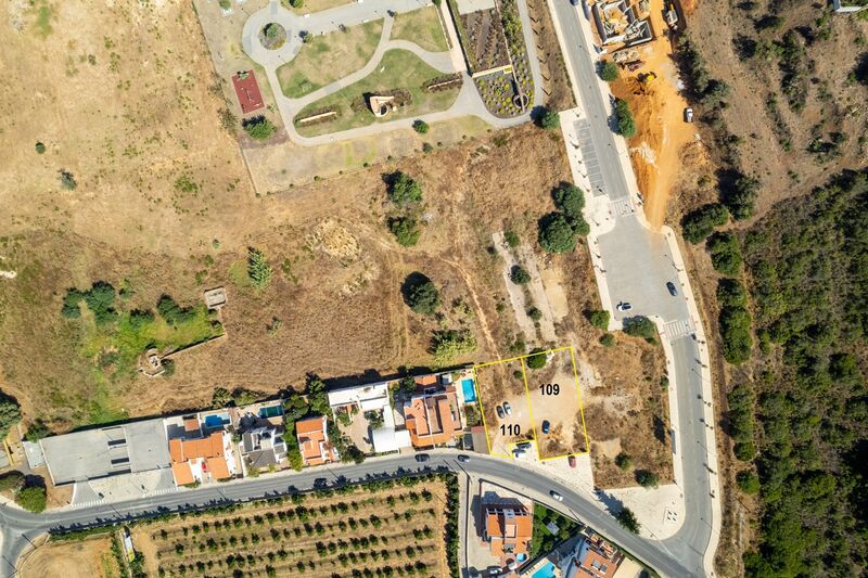 Lote de Terreno com 644 m²  e piscina em Albufeira