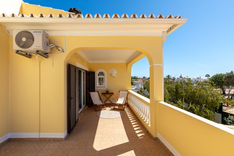 6 bedroom House with swimming pool in Albufeira