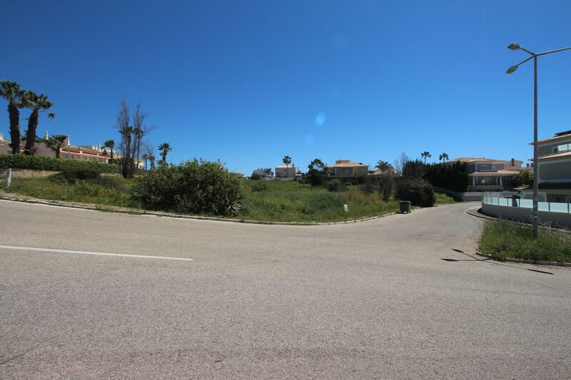 Lote de Terreno com 1 082 m²  em Albufeira