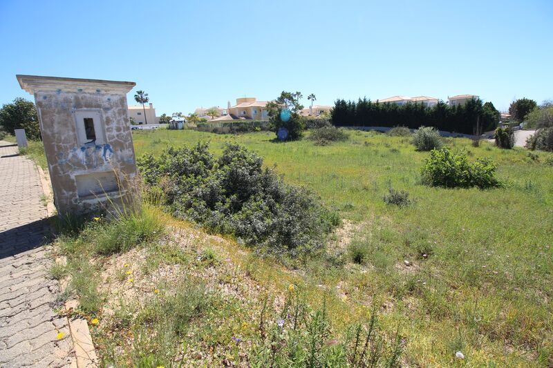 Lote de Terreno com 1 082 m²  em Albufeira