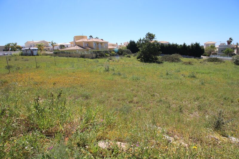 Lote de Terreno com 1 082 m²  em Albufeira