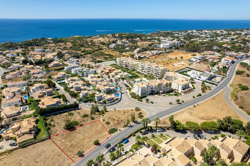 Lote de Terreno com 1 082 m²  em Albufeira