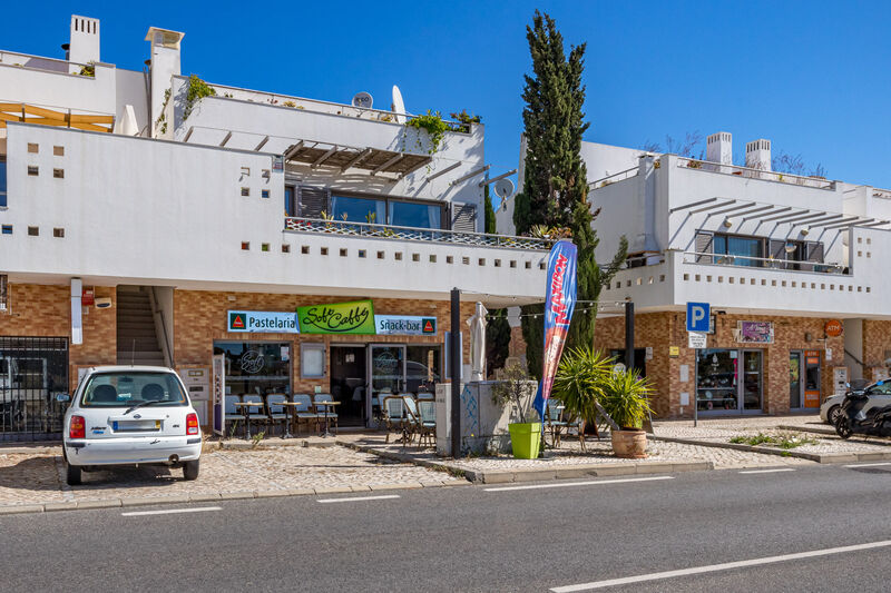  Commercial area in Albufeira