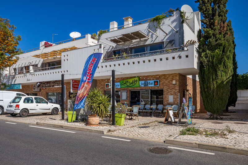  Commercial area in Albufeira