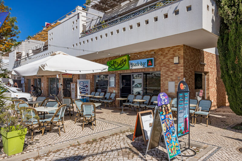  Commercial area in Albufeira