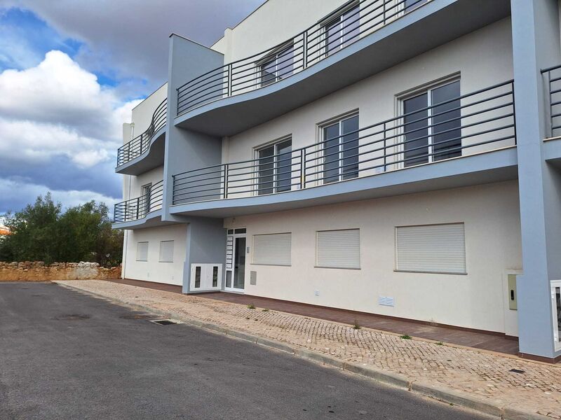 Apartamento novo T3 Tunes Silves - equipado, garagem, painéis solares, varanda, 2º andar