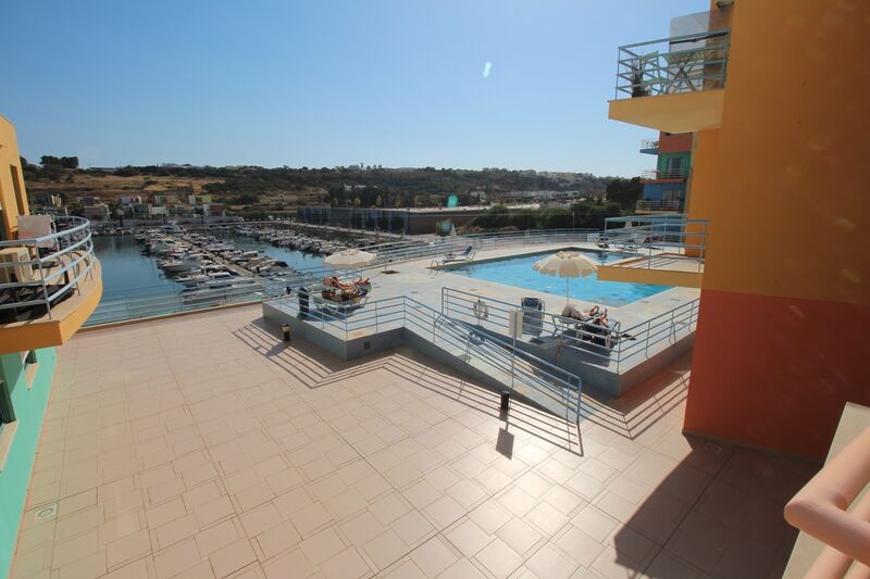 Apartamento com 2 quartos e piscina em Albufeira