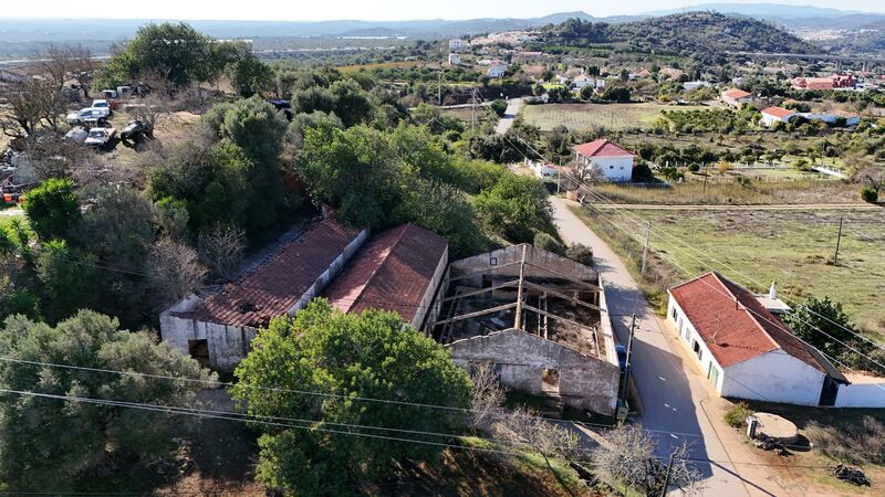 Armazéns Industrial com 717m2 Portela São Bartolomeu de Messines Silves - estacionamento