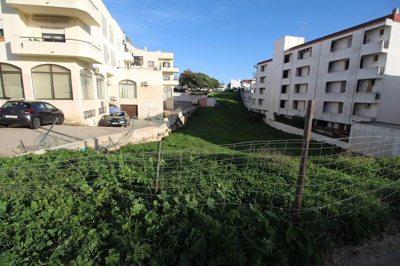 1 500 m²  Land plot with swimming pool in Albufeira