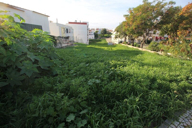 1 500 m²  Land plot with swimming pool in Albufeira