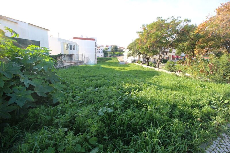 1 500 m²  Land plot with swimming pool in Albufeira