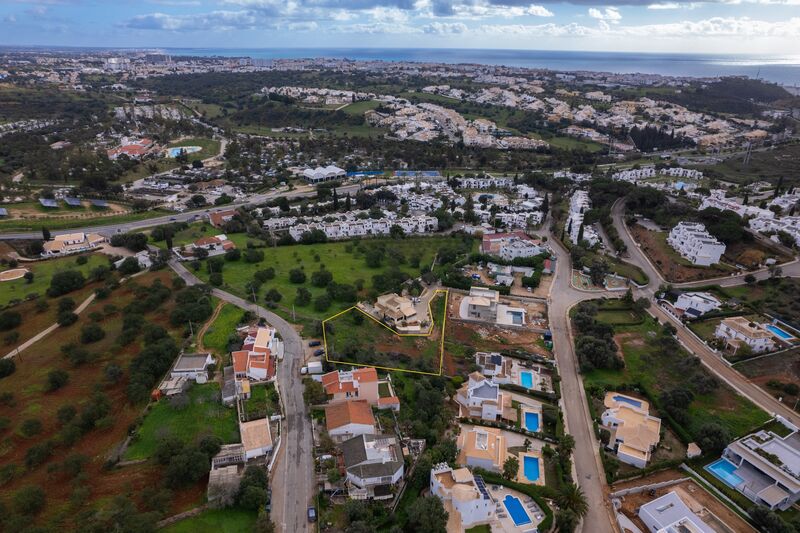 1 535 m²  Land plot in Albufeira