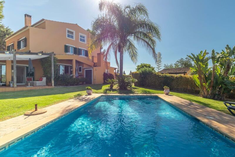 Casa V4 Vale da Pinta Lagoa (Algarve) - sótão, painéis solares, equipado, piscina