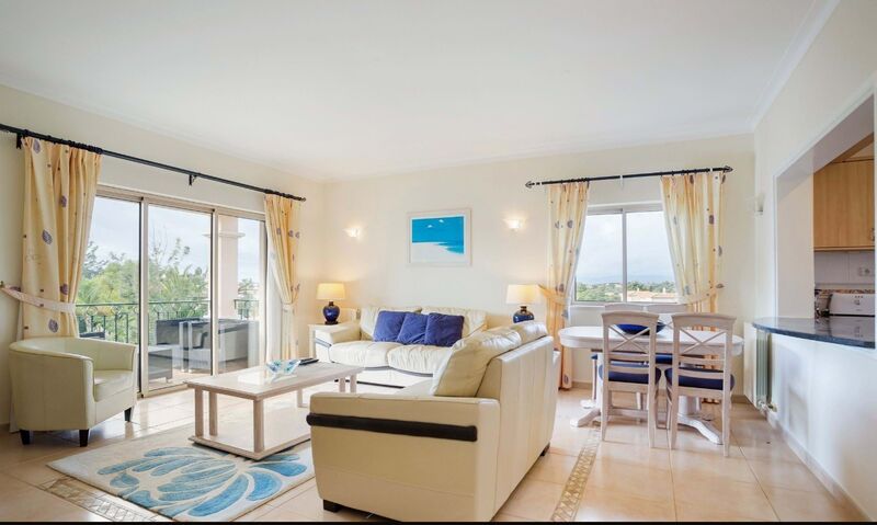 Apartamento T2 Gramacho Lagoa (Algarve) - ténis, jardins, mobilado, lareira, piscina, varanda