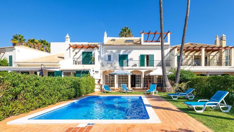 House 3+2 bedrooms Vilamoura Quarteira Loulé - garden, double glazing, barbecue, fireplace, swimming pool, air conditioning, terrace