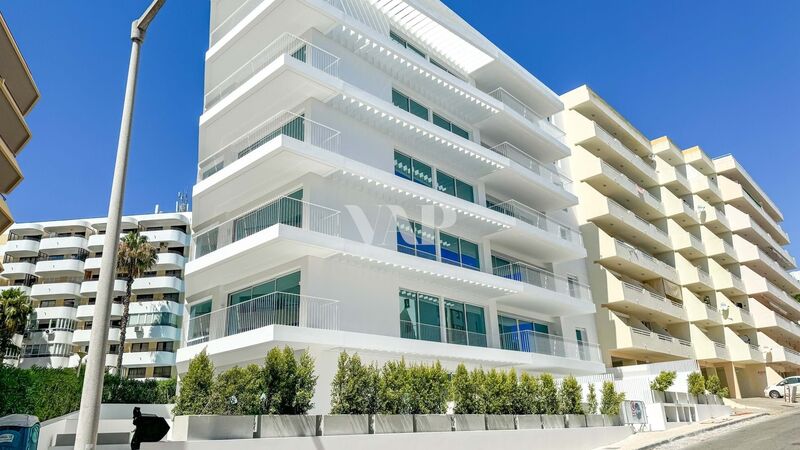 Apartamento T2 Moderno em construção Vilamoura Quarteira Loulé - terraço, vidros duplos, ar condicionado, painéis solares, equipado, garagem, piscina