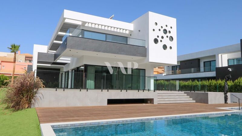 House Modern V5 Vilamoura Quarteira Loulé - swimming pool, barbecue, terrace, double glazing, balcony, garden, solar panels, balconies, garage, air conditioning