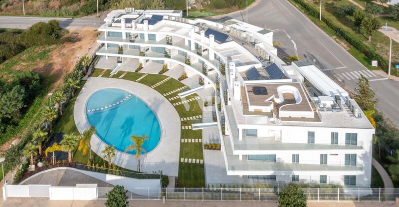 Apartment Luxury T2 Vilamoura Quarteira Loulé - air conditioning, terrace, terraces, swimming pool, solar panels, barbecue, garage, store room, double glazing, radiant floor