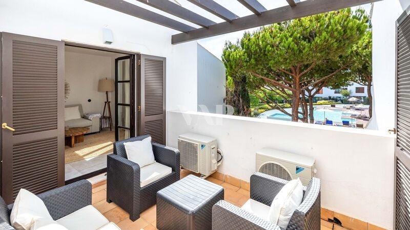 Apartamento Renovado T1 Albufeira - vidros duplos, piscina, jardim, terraço, equipado, ar condicionado, isolamento acústico