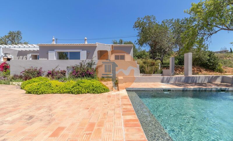 House 3 bedrooms Typical in the center Gramacho Residences Lagoa (Algarve) - tennis court, garden, barbecue, fireplace, swimming pool