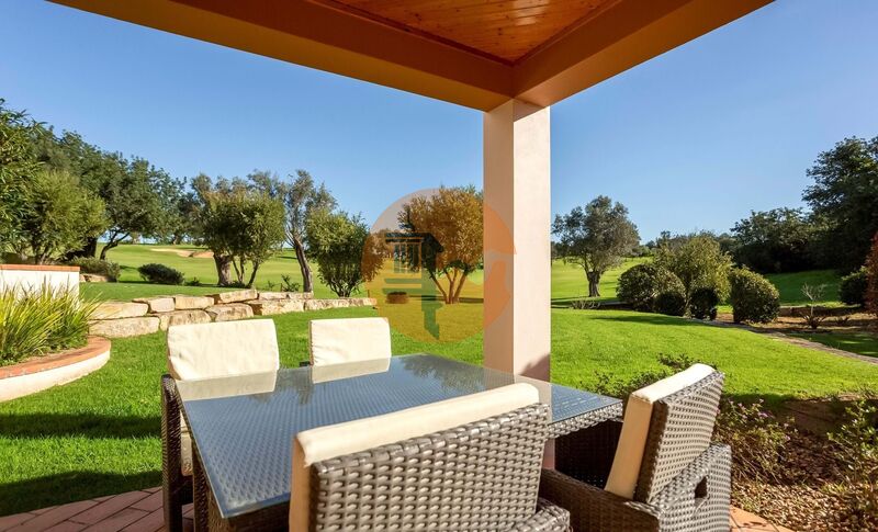 Casa V2 no centro Vale de Pinta Estômbar Lagoa (Algarve) - lareira, jardins, mobilado, cozinha equipada, ténis, piscina, terraço