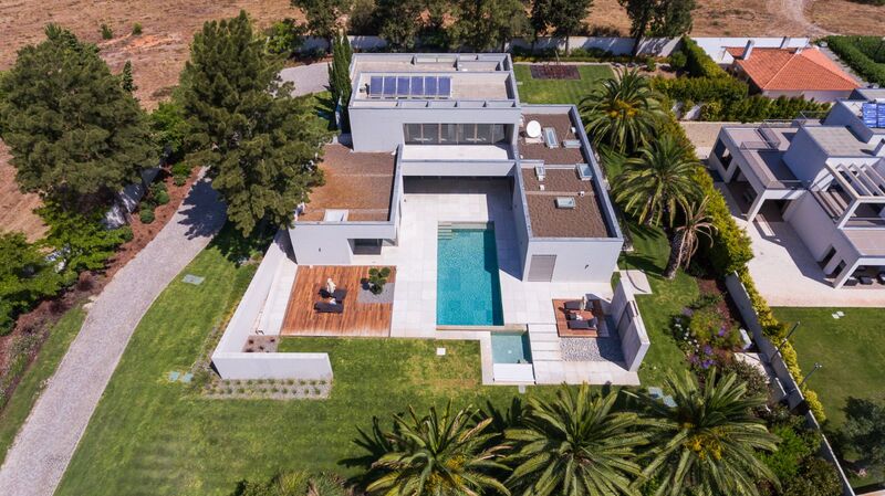 House 4 bedrooms Modern Quatro Estradas Alvor Portimão - solar panels, garden, terrace, swimming pool