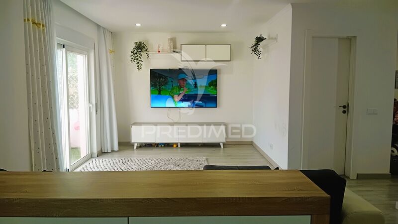 House Renovated 3 bedrooms Portimão - barbecue, plenty of natural light, terrace, store room, backyard